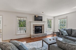 スマートテレビ、暖炉