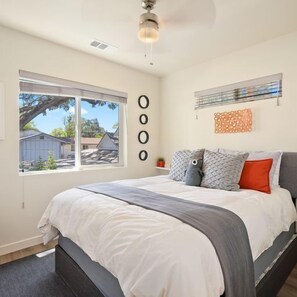 3 bedrooms, iron/ironing board, free WiFi, bed sheets