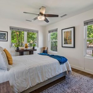 3 عدّة غرف نوم ومكواة/لوح كي وواي فاي وملاءات أسرّة