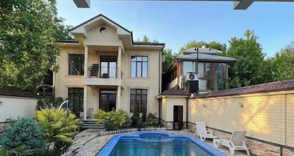 Rapunzel villa