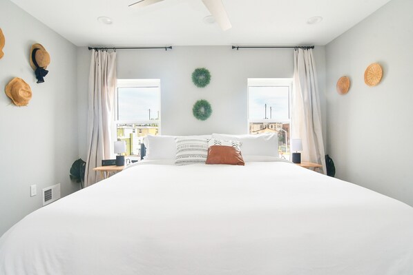 3 bedrooms, iron/ironing board, WiFi, bed sheets