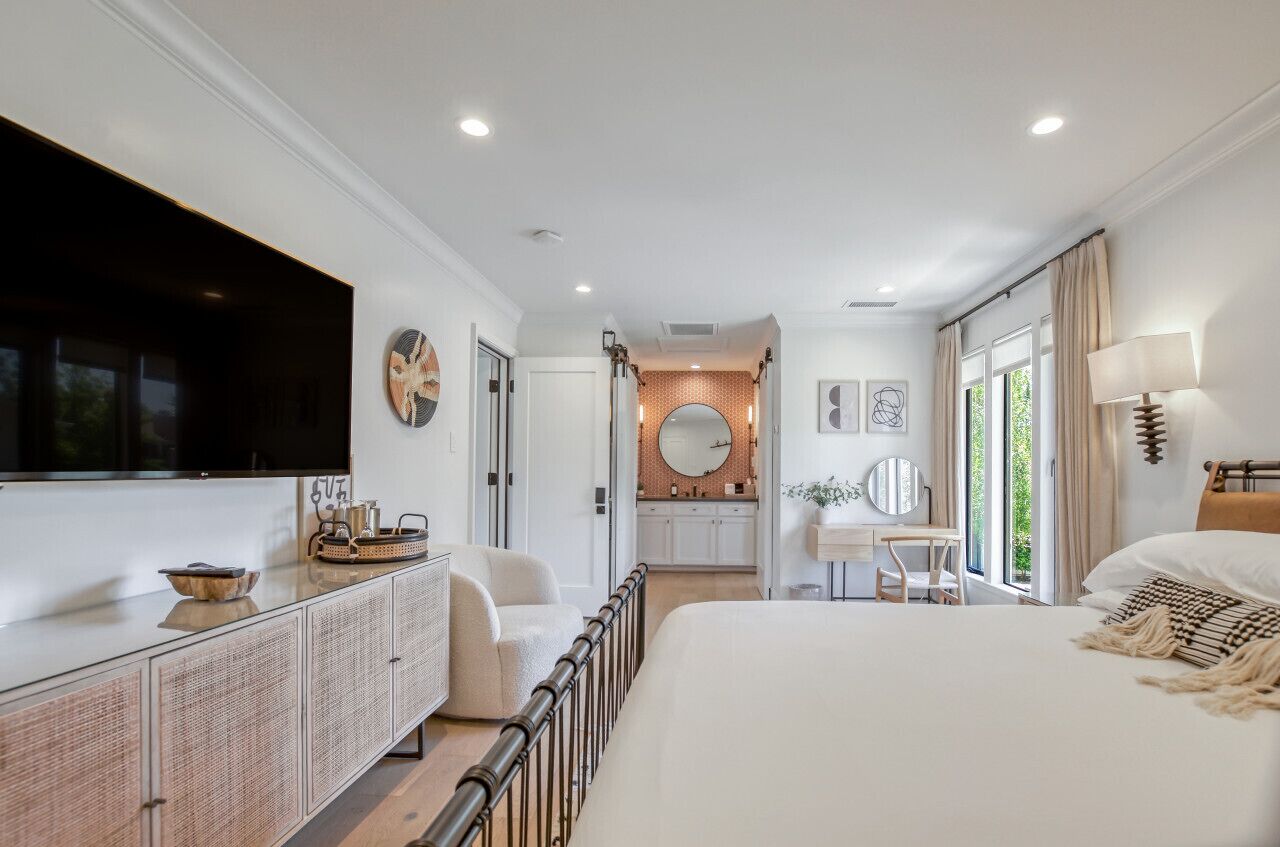 2 多间卧室、办公桌、熨斗/熨衣 板、旅行婴儿床