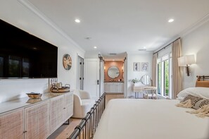 2 bedrooms, desk, iron/ironing board, travel cot