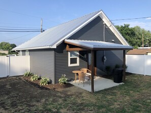 Exterior - The Magnolia House in Wilmot Ohio (Wilmot)