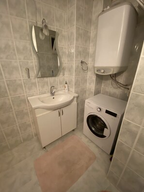 Bathroom - Balcı Apart Pansiyon (Eceabat)