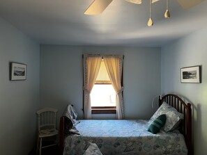 2 Schlafzimmer, Schreibtisch, Bügeleisen/Bügelbrett, kostenloses WLAN