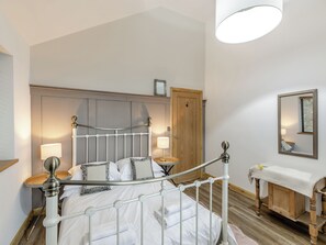 2 bedrooms, free WiFi, bed sheets - 2 bedroom accommodation in Mellor, near Marple (Mellor, near Marple)