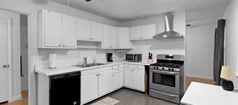 Peaceful Modern Family Home in Fayetteville!