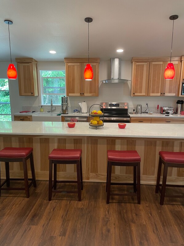 Microwave, oven, stovetop, dishwasher