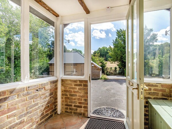 المنشأة من الداخل