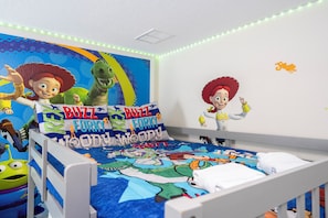 8 chambres, fer et planche à repasser, Wi-Fi, literie fournie