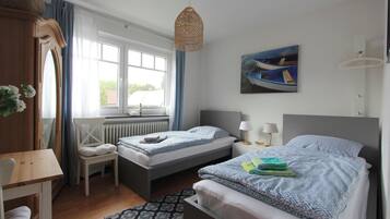 4 bedrooms, desk, iron/ironing board, free WiFi