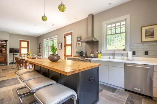 The Poet's House, Luxury and Solitude on 100 acres