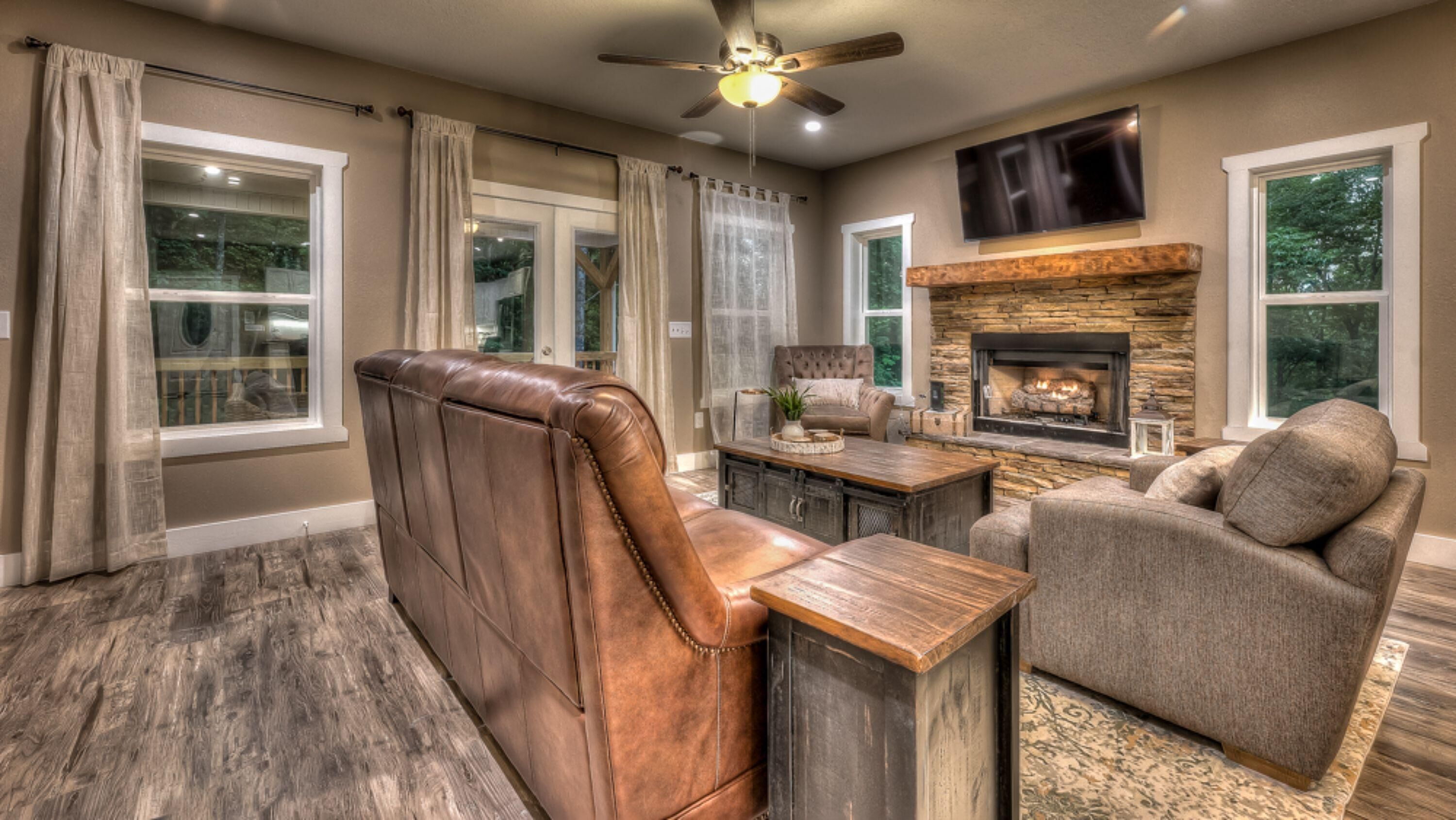 House, 2 Bedrooms | Living room | 36-inch TV with digital channels