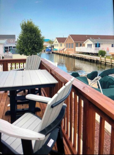 Waterfront amazing 3 bedroom house