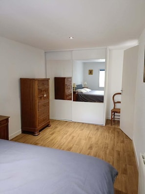 1 chambre, accĂšs Internet, draps fournis