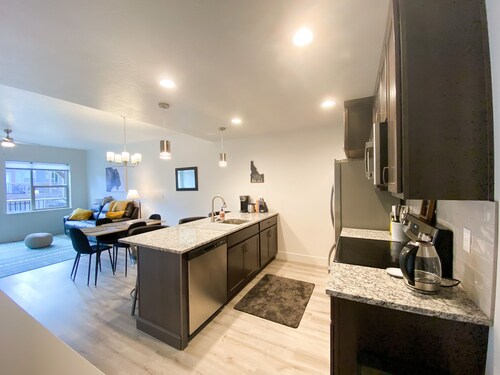 Spacious McCall Townhouse Minutes From Downtown!