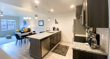 Spacious McCall Townhouse Minutes From Downtown!