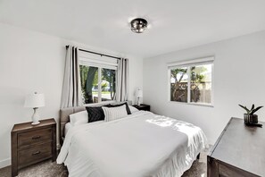 3 habitaciones, tabla de planchar con plancha, cuna de viaje y wifi 