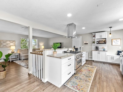 South Denver Ranch • 4 BR • Ideal for Groups