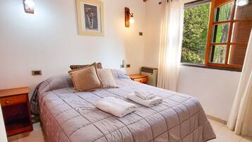 Decoración personalizada, muebles diferentes y wifi gratis