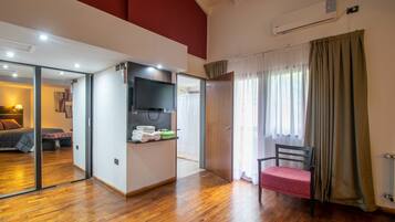 ์ํผ๋ฆฌ์ด ๋๋ธ๋ฃธ ๋๋ ํธ์๋ฃธ | 1 ๊ฐ์ ์นจ์ค, ๊ฐ๊ฐ ๋ค๋ฅธ ์คํ์ผ์ ์ธํ
๋ฆฌ์ด, ๊ฐ๊ฐ ๋ค๋ฅด๊ฒ ๊ฐ๊ตฌ ๋น์น, ๋ฌด๋ฃ WiFi