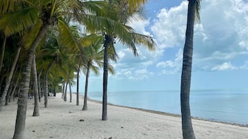 Nära stranden och strandhanddukar