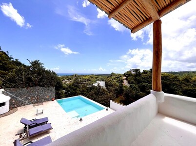 SO CHIC villa with sea view and private pool