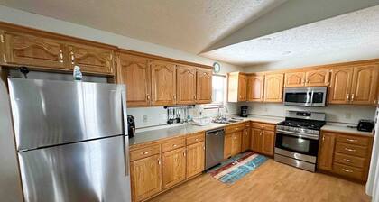 Bull Shoals Lake House - Marina & Restaurant Near