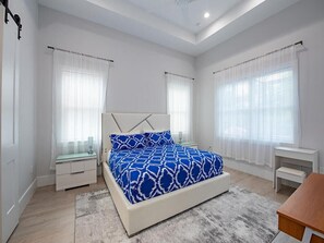 Room - Wonderful Pool Oasis in a great location 3BR/3BA (Naples)