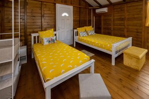 1 habitación, insonorización y tabla de planchar con plancha 