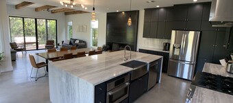 Treetop Modern Oasis Lakeway