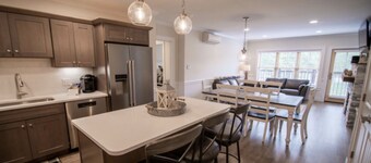 Luxurious Ski-In/Out Kearsarge Brook Condo on Cranmore Mountain