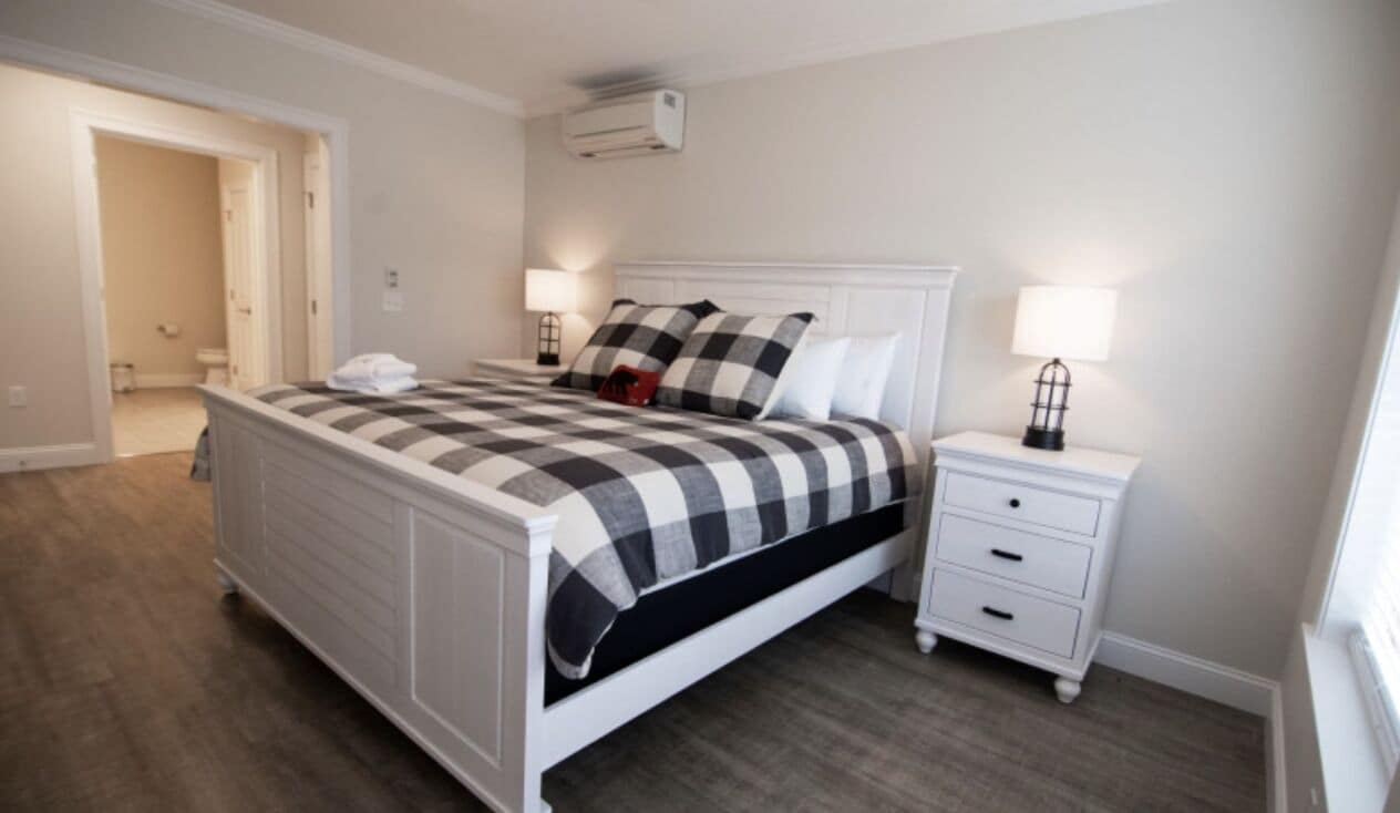 3 bedrooms, iron/ironing board, travel crib, free WiFi