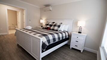 3 bedrooms, iron/ironing board, travel crib, free WiFi