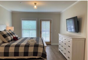 3 bedrooms, iron/ironing board, travel crib, free WiFi