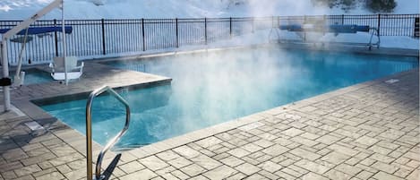 Piscine extérieure, piscine chauffée
