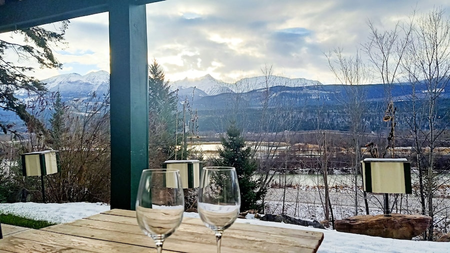 Golden Mountain View Suites