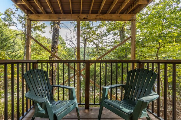 Property grounds - Holiday Shores 18 - Private Villa with Resort Amenities! (Osage Beach)