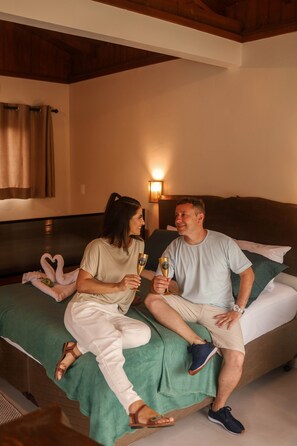 Romantic Cabin (Rosa Norte) | Premium bedding, individually decorated, individually furnished - Pousada Rosa Maria (Imbituba)