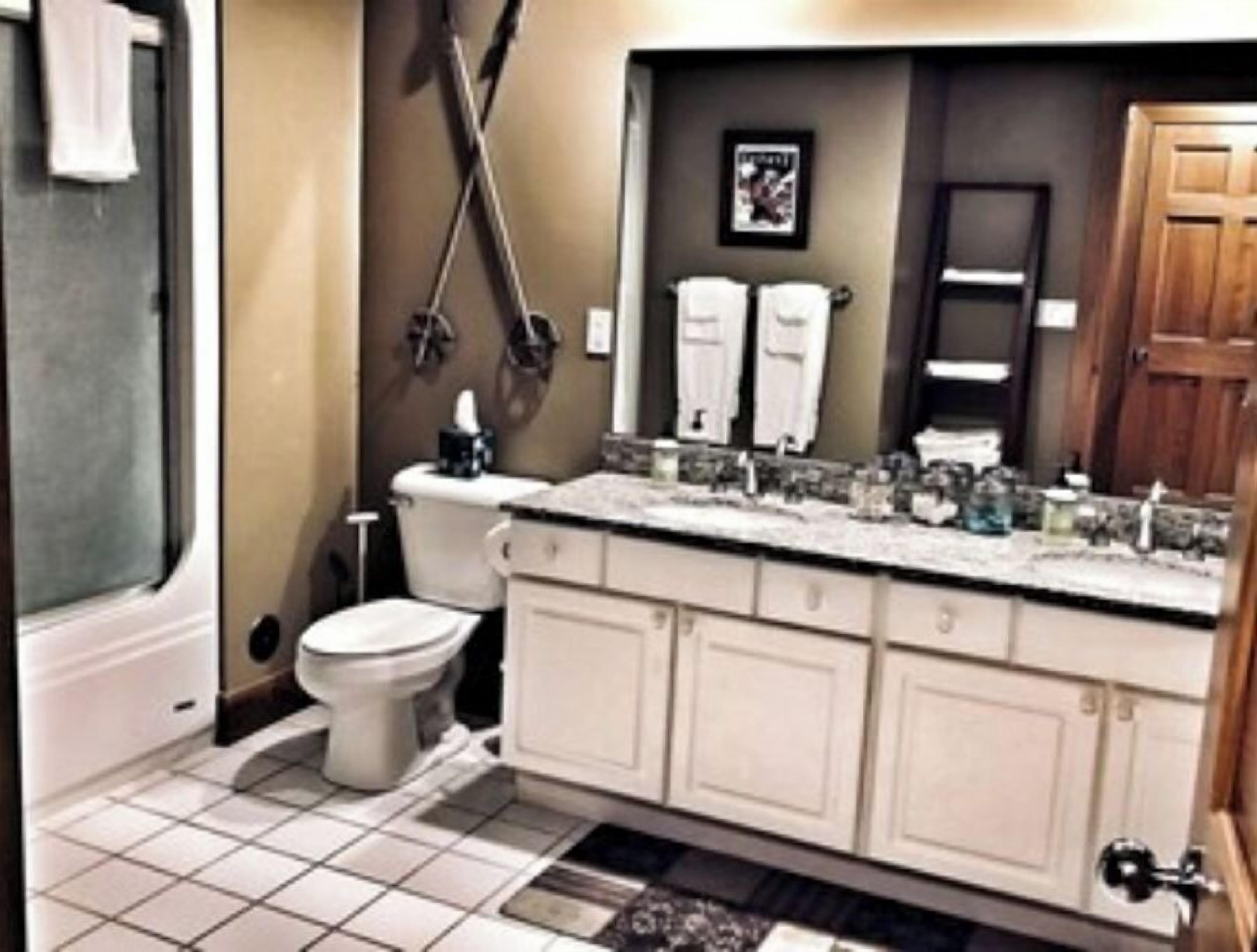 Badewanne, Whirlpool, Handtücher, Seife