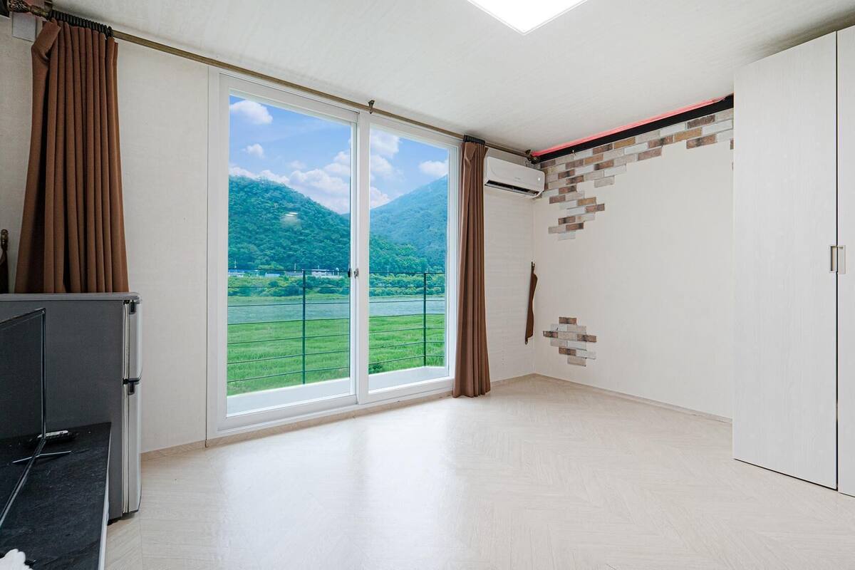 Basic Room, 1 Bedroom (206) | Exterior