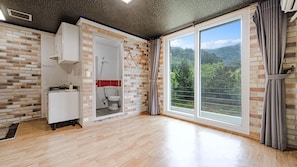 Basic Room, 1 Bedroom (207) | 1 bedroom, free WiFi - Chuncheon Ssmt Pension (Chuncheon)