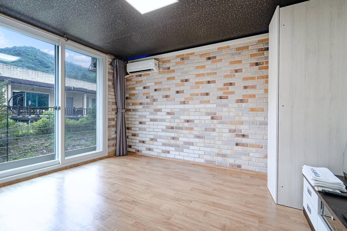 Basic Room, 1 Bedroom (207) | 1 bedroom, WiFi (free)