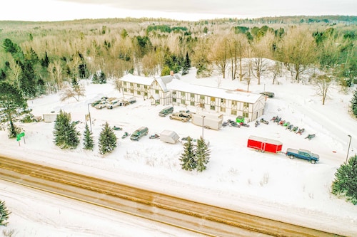 Snow Chasers Lodge