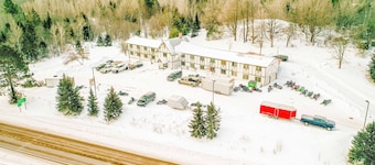 Snow Chasers Lodge