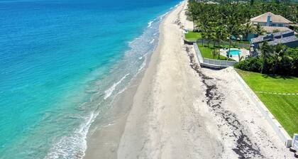 4 bedroom, 6 bed, Heated Pool, Walk to Ocean, Game Room!