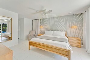 4 habitaciones, escritorio y tabla de planchar con plancha 