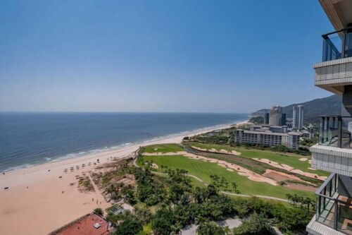 Lantian Weekend Vacation Homestay (Yangjiang Hailing Island Poly Silver Beach)