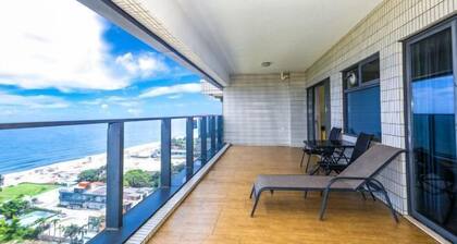 Lantian Weekend Vacation Homestay (Yangjiang Hailing Island Poly Silver Beach)